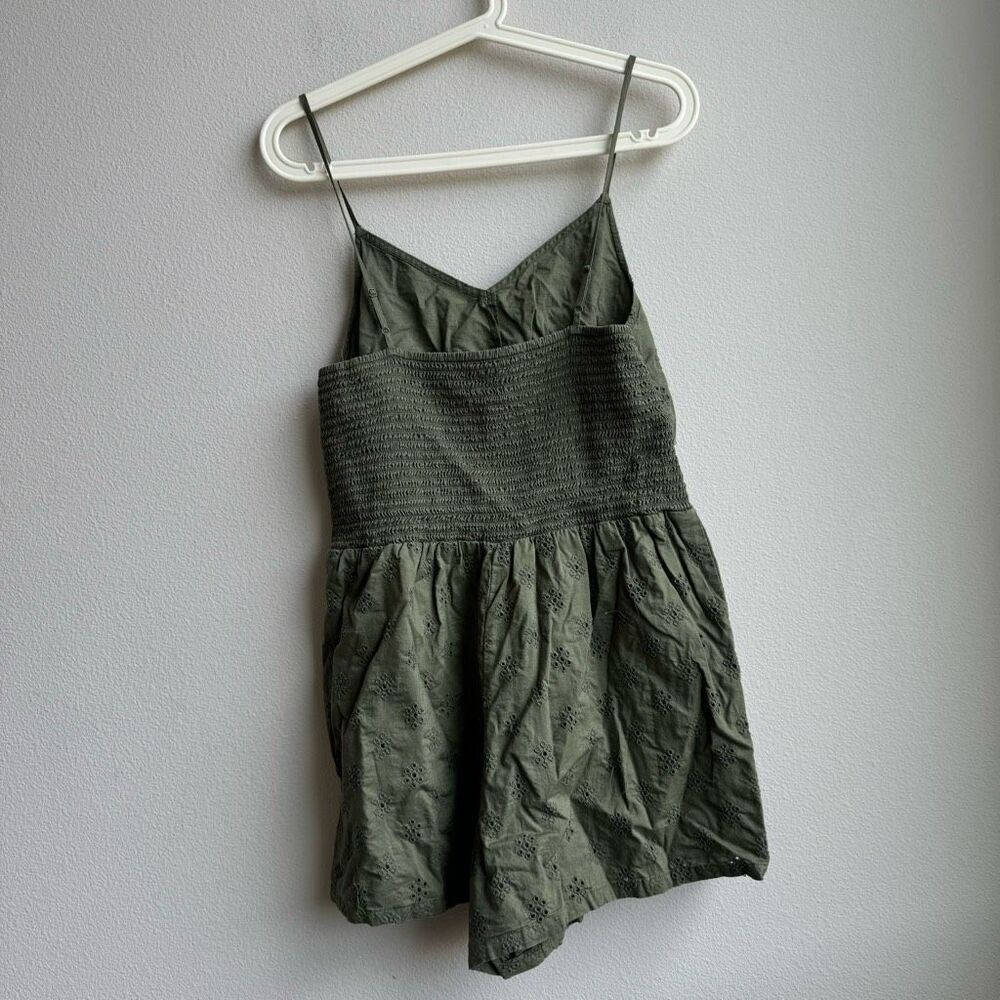 Aerie Bow Front Eyelet Green Floral Summer Smocked Travel Romper Size Medium - Picture 4 of 6